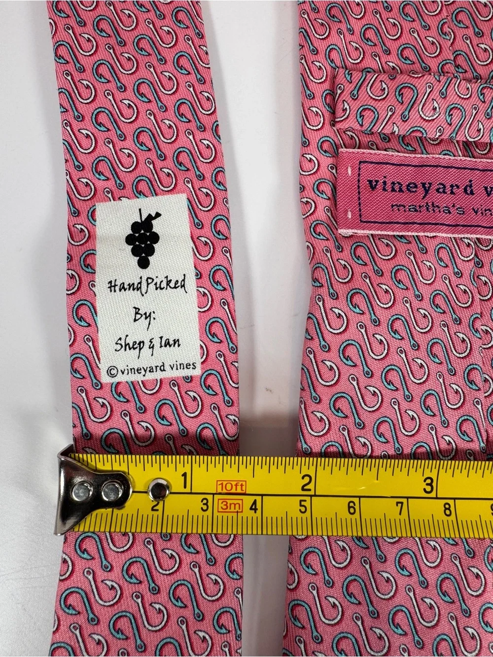 VINEYARD VINES pink 100% silk tie with fish hook design necktie Adorable